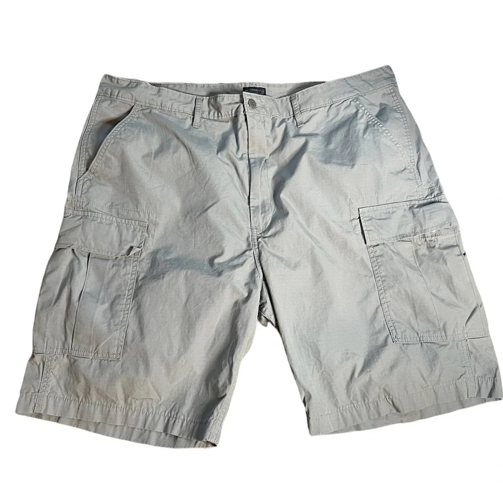 Men’s Levi Strauss & Co gray cargo jorts‎ size 42